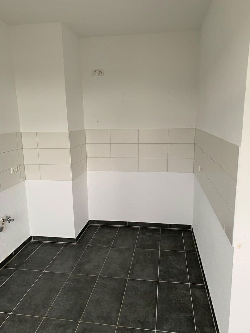 3 bedroom flat to rent, 110 m², Casparistraße 4, Chemnitz, Saxony 3 bedroom flat to rent, 110 m², Casparistraße 4, Chemnitz, Saxony