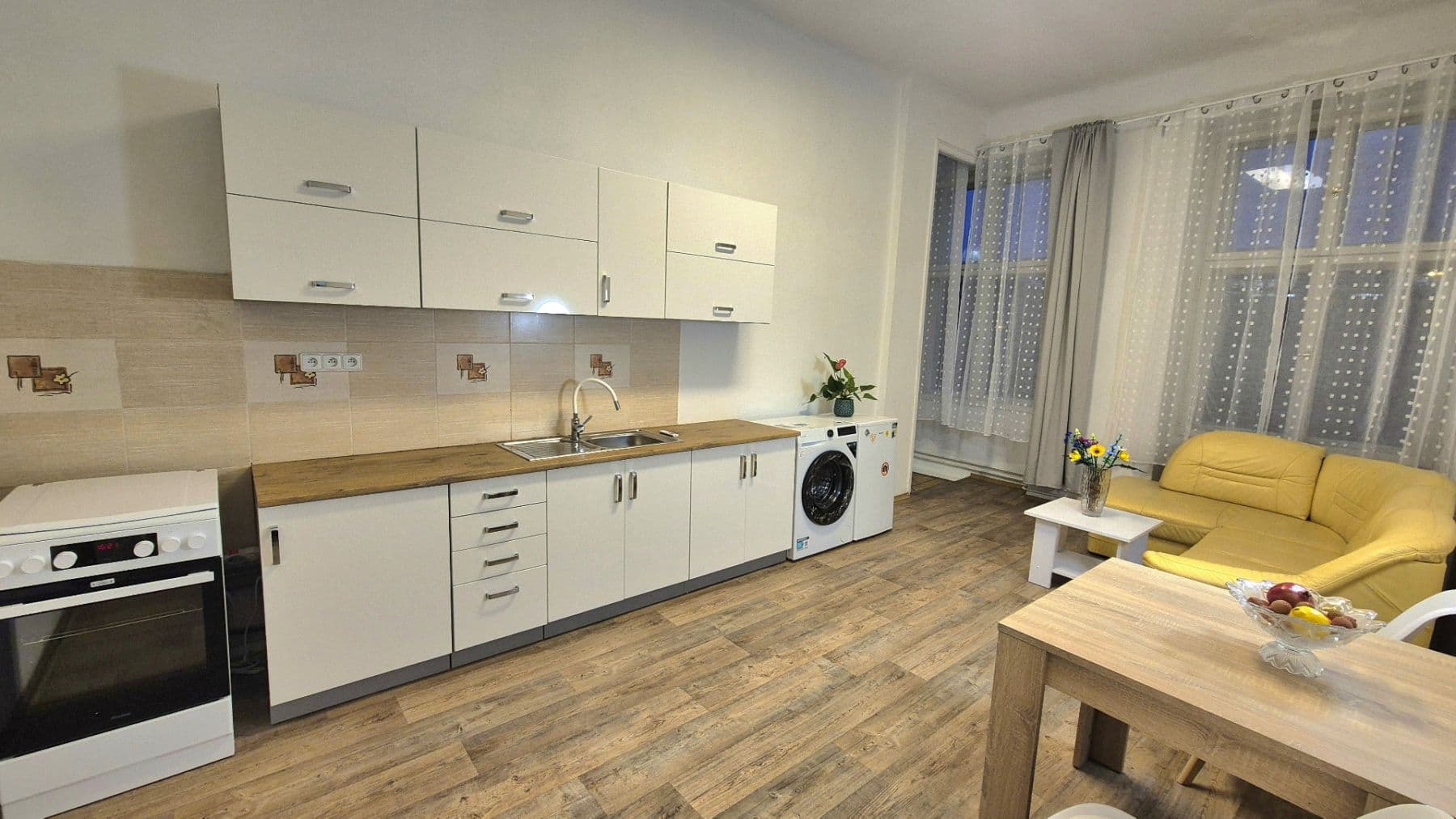 1 bedroom with open-plan kitchen flat to rent, 55 m², Bolzanova, Prague, Prague 1 bedroom with open-plan kitchen flat to rent, 55 m², Bolzanova, Prague, Prague