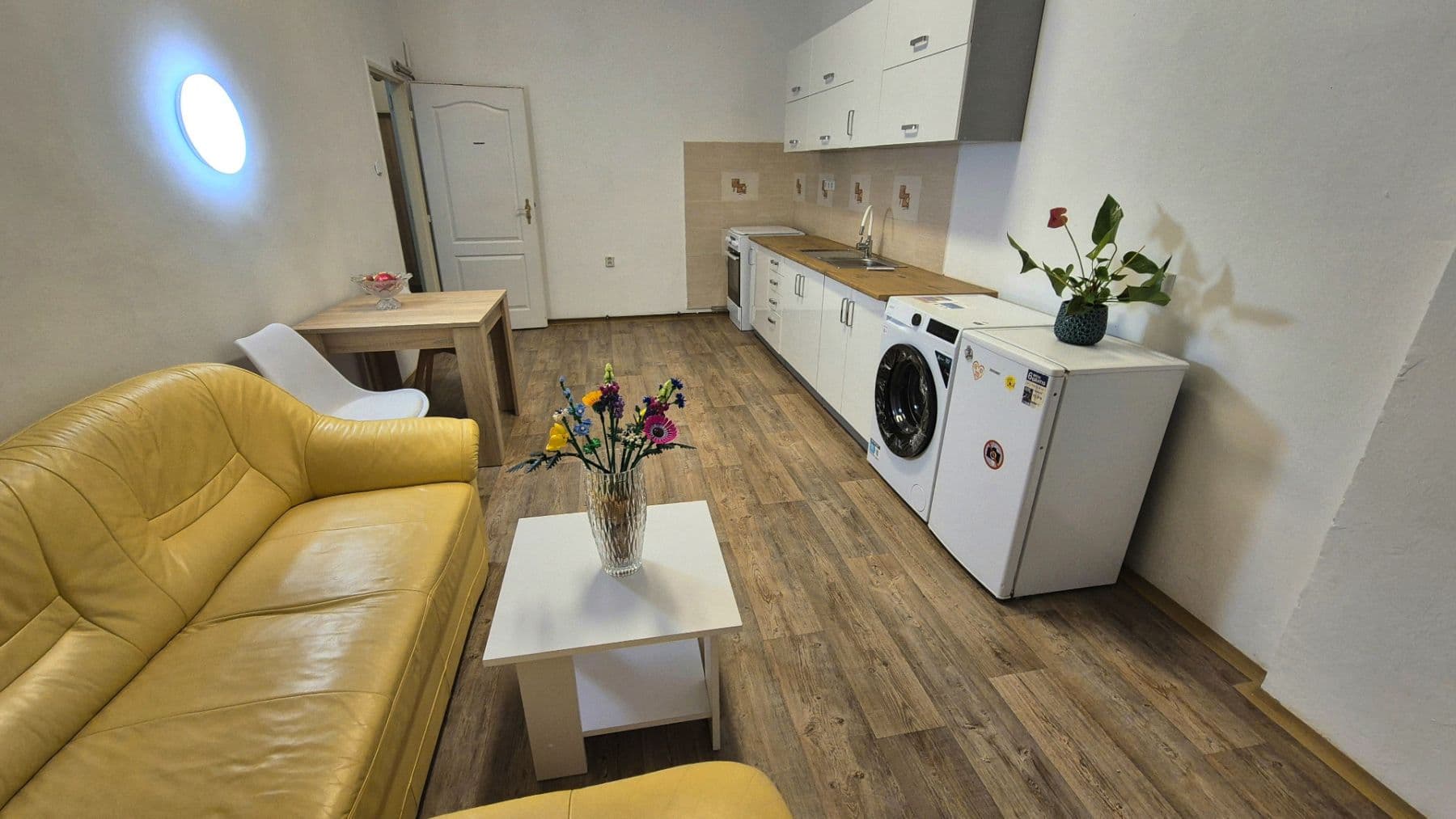 1 bedroom with open-plan kitchen flat to rent, 55 m², Bolzanova, Prague, Prague 1 bedroom with open-plan kitchen flat to rent, 55 m², Bolzanova, Prague, Prague