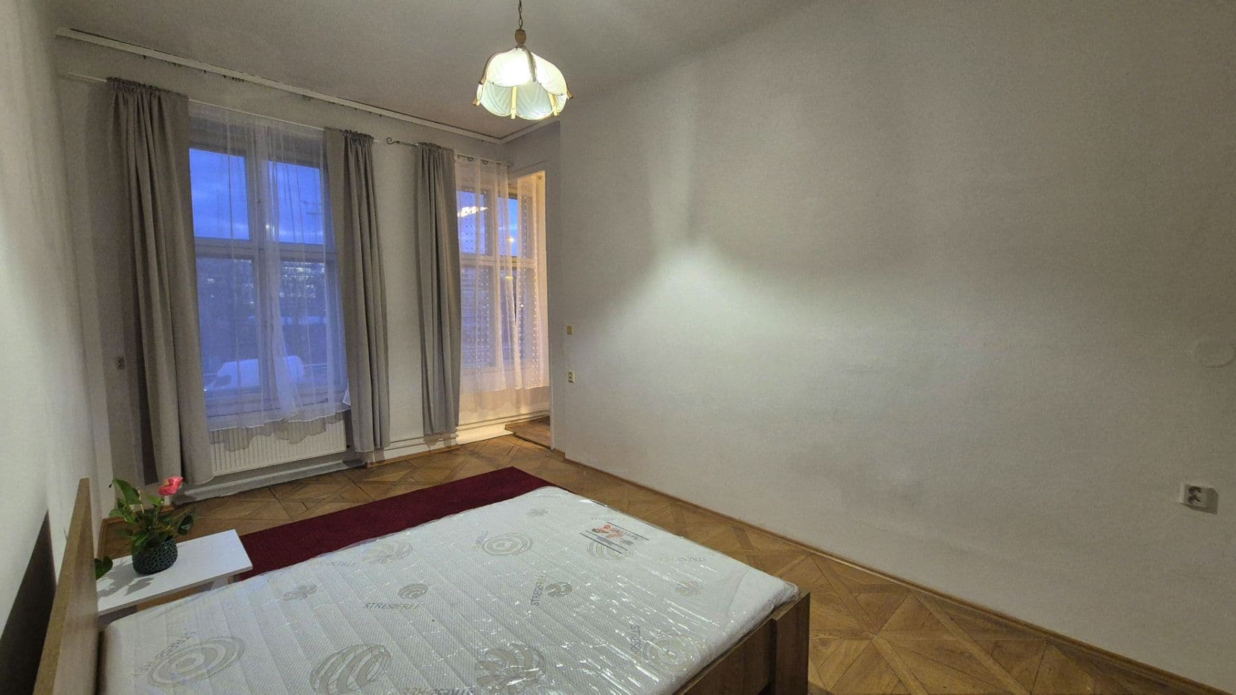 1 bedroom with open-plan kitchen flat to rent, 55 m², Bolzanova, Prague, Prague 1 bedroom with open-plan kitchen flat to rent, 55 m², Bolzanova, Prague, Prague