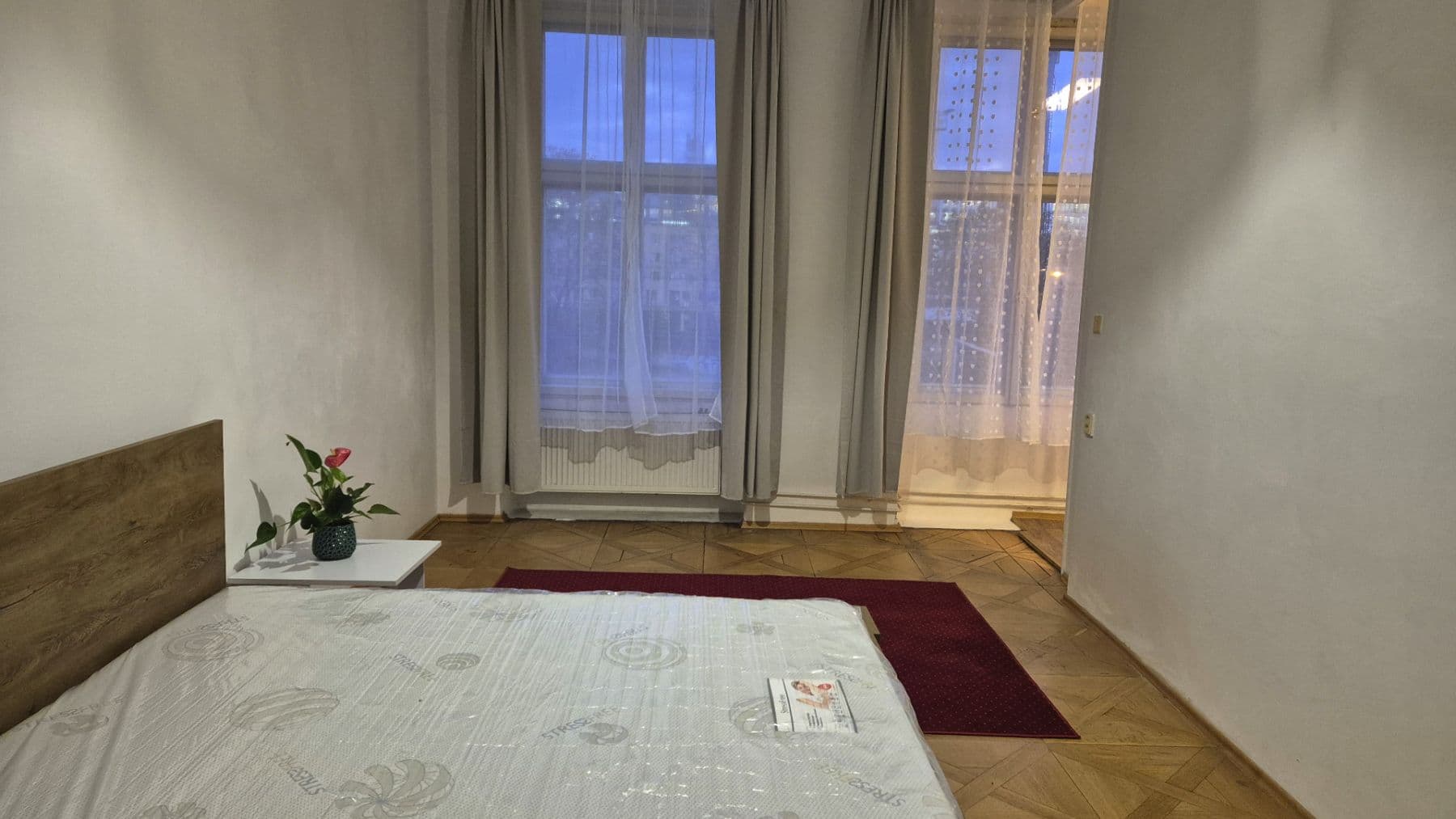 1 bedroom with open-plan kitchen flat to rent, 55 m², Bolzanova, Prague, Prague 1 bedroom with open-plan kitchen flat to rent, 55 m², Bolzanova, Prague, Prague