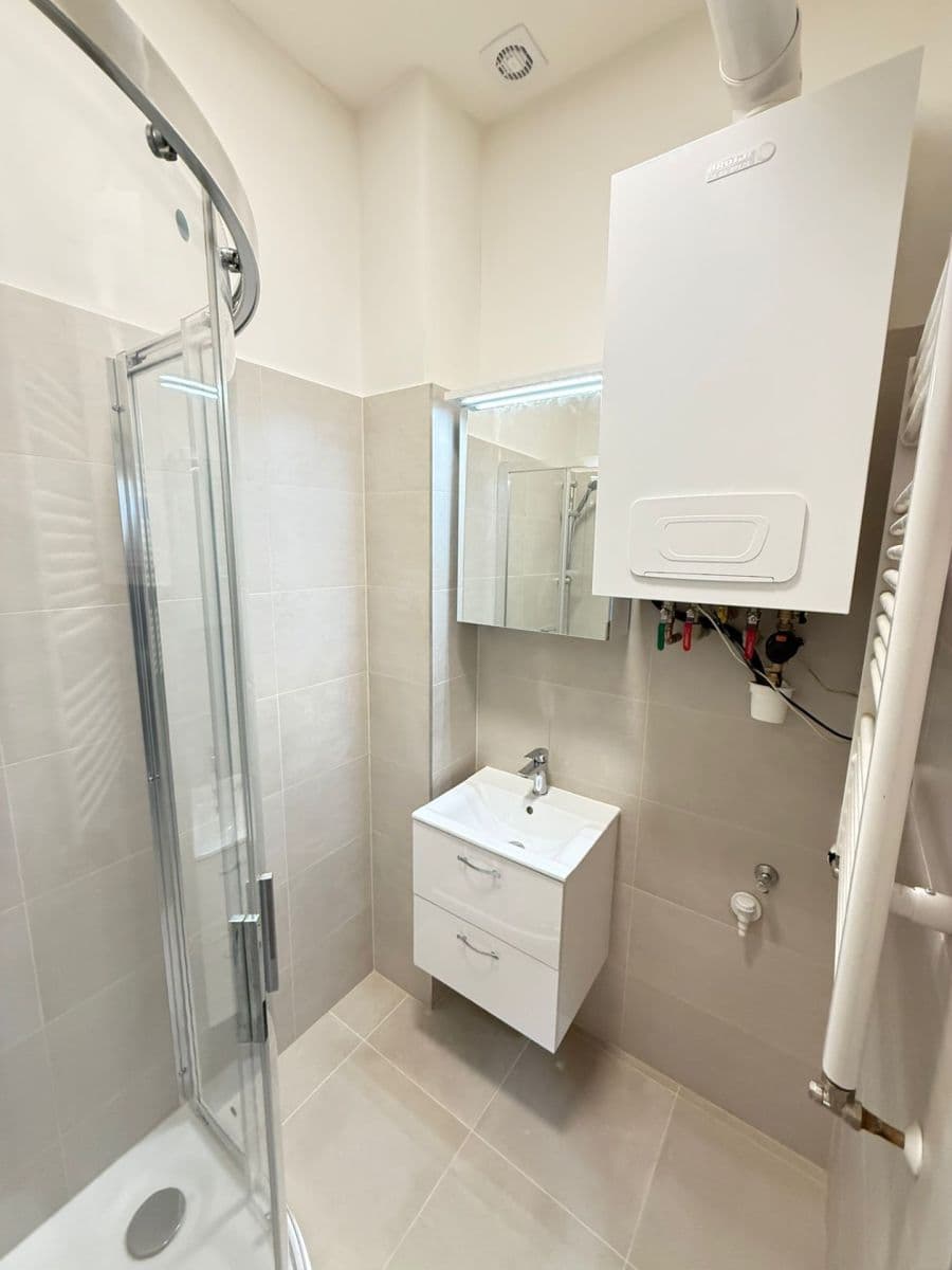 3 bedroom flat to rent, 86 m², Seifertova, Prague, Prague 3 bedroom flat to rent, 86 m², Seifertova, Prague, Prague