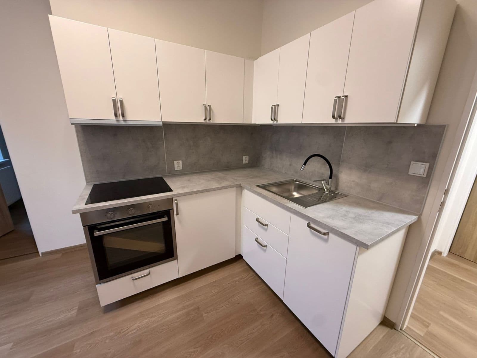 3 bedroom flat to rent, 86 m², Seifertova, Prague, Prague 3 bedroom flat to rent, 86 m², Seifertova, Prague, Prague