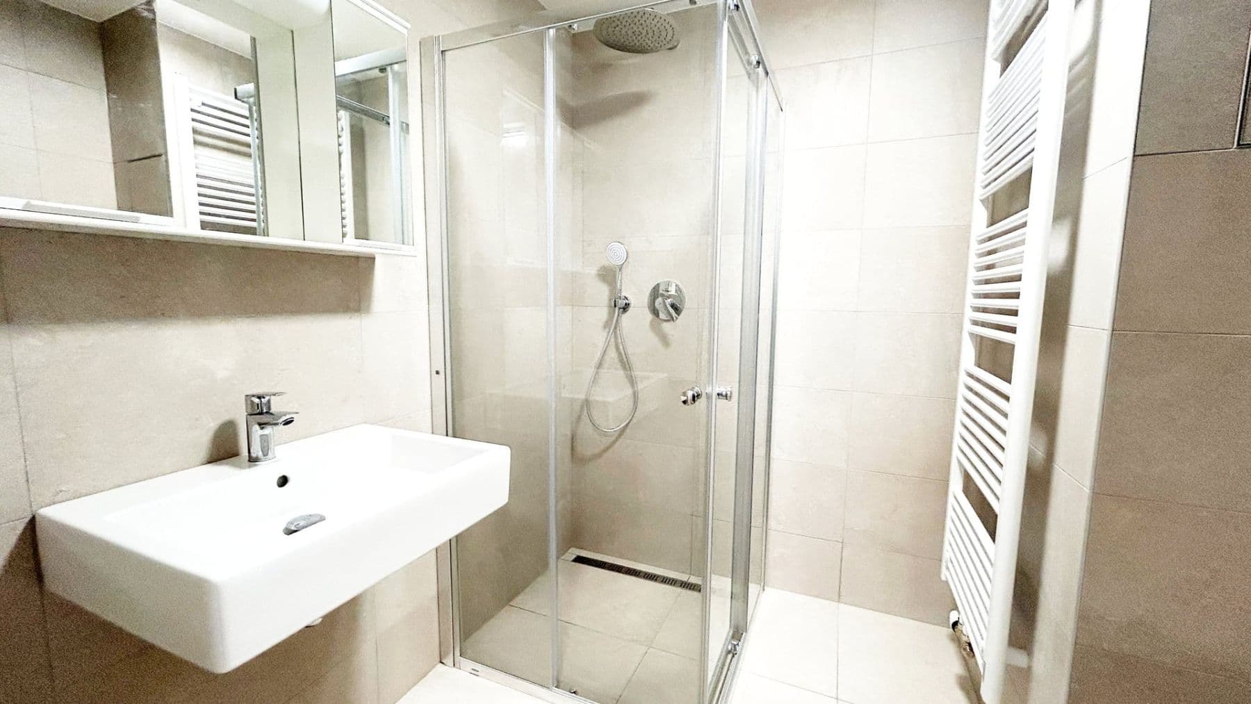 1 bedroom with open-plan kitchen flat to rent, 49 m², Ke křížku, Kladno, Středočeský Region 1 bedroom with open-plan kitchen flat to rent, 49 m², Ke křížku, Kladno, Středočeský Region