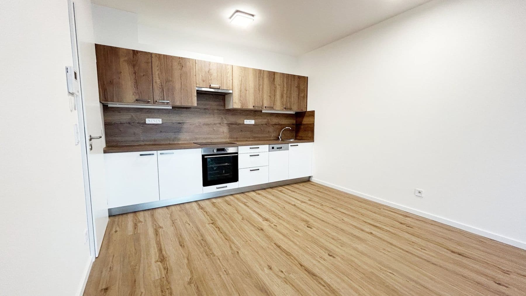 1 bedroom with open-plan kitchen flat to rent, 49 m², Ke křížku, Kladno, Středočeský Region 1 bedroom with open-plan kitchen flat to rent, 49 m², Ke křížku, Kladno, Středočeský Region