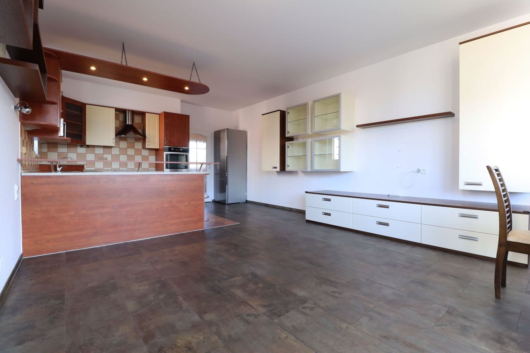 2 bedroom with open-plan kitchen flat to rent, 76 m², Pastevců, Prague, Prague 2 bedroom with open-plan kitchen flat to rent, 76 m², Pastevců, Prague, Prague