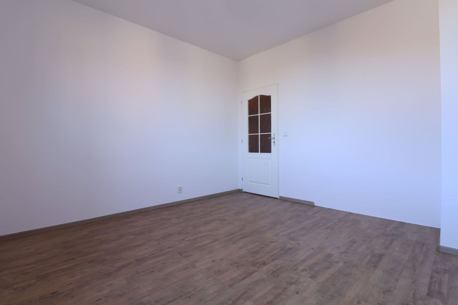 2 bedroom with open-plan kitchen flat to rent, 76 m², Pastevců, Prague, Prague 2 bedroom with open-plan kitchen flat to rent, 76 m², Pastevců, Prague, Prague