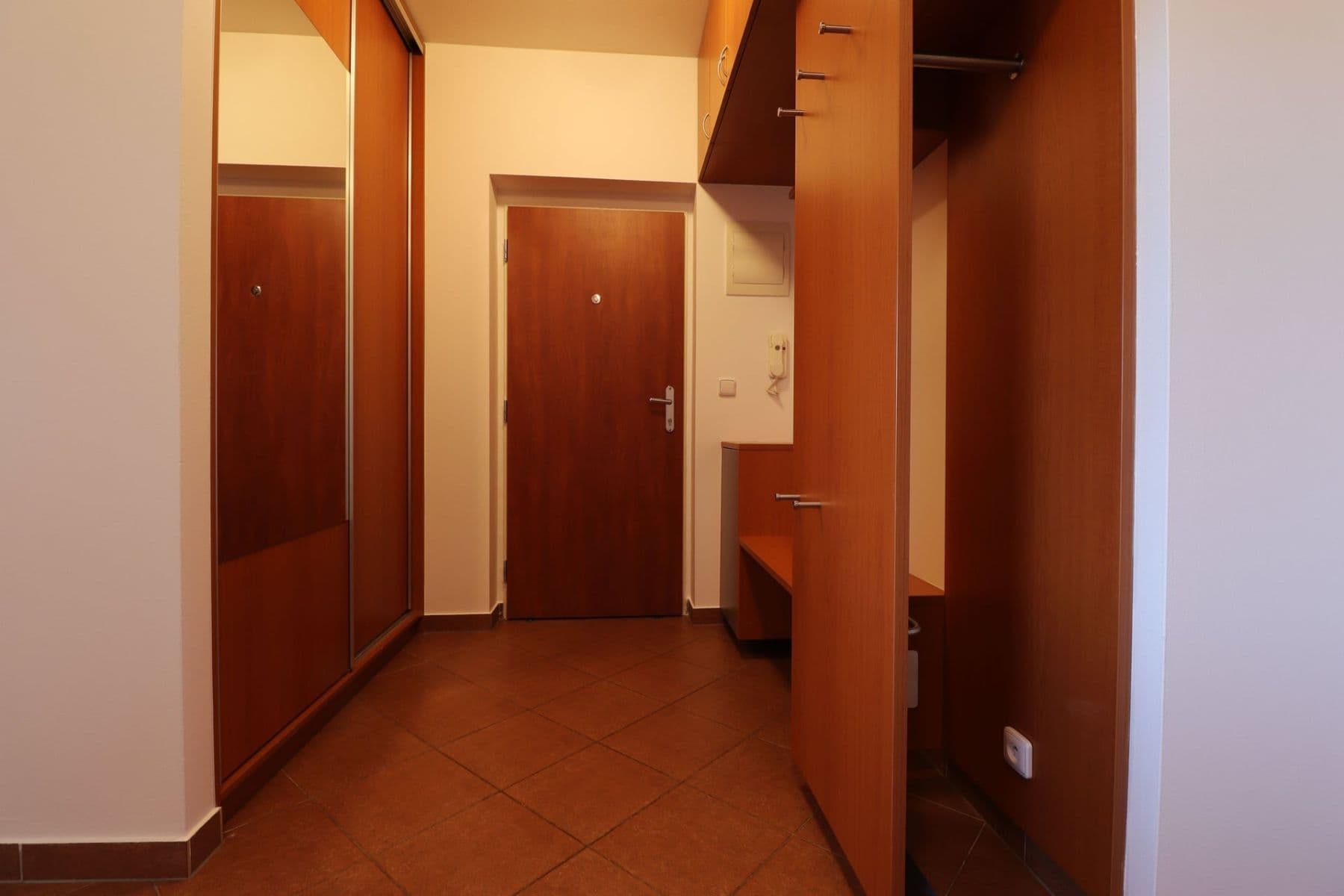 2 bedroom with open-plan kitchen flat to rent, 76 m², Pastevců, Prague, Prague 2 bedroom with open-plan kitchen flat to rent, 76 m², Pastevců, Prague, Prague