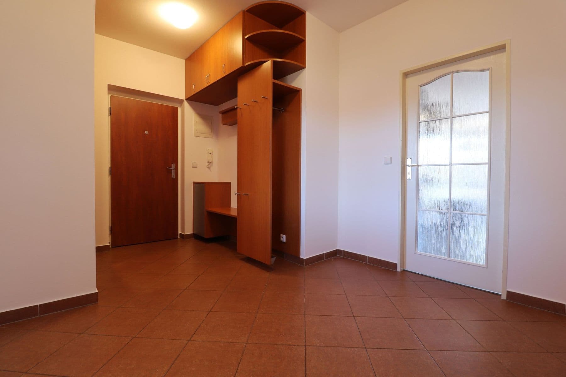 2 bedroom with open-plan kitchen flat to rent, 76 m², Pastevců, Prague, Prague 2 bedroom with open-plan kitchen flat to rent, 76 m², Pastevců, Prague, Prague