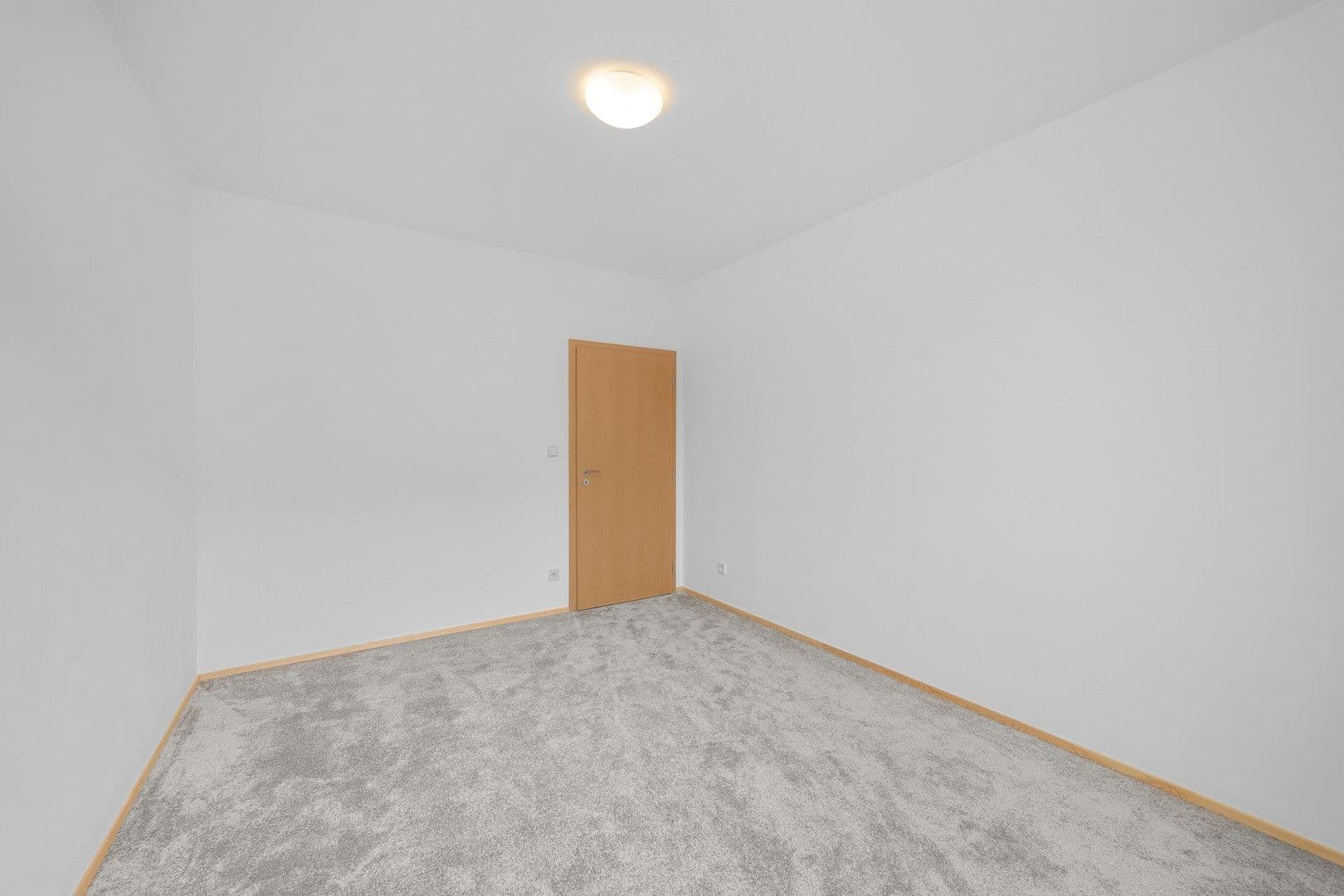 2 bedroom with open-plan kitchen flat to rent, 69 m², Josefa Kočího, Prague, Prague 2 bedroom with open-plan kitchen flat to rent, 69 m², Josefa Kočího, Prague, Prague