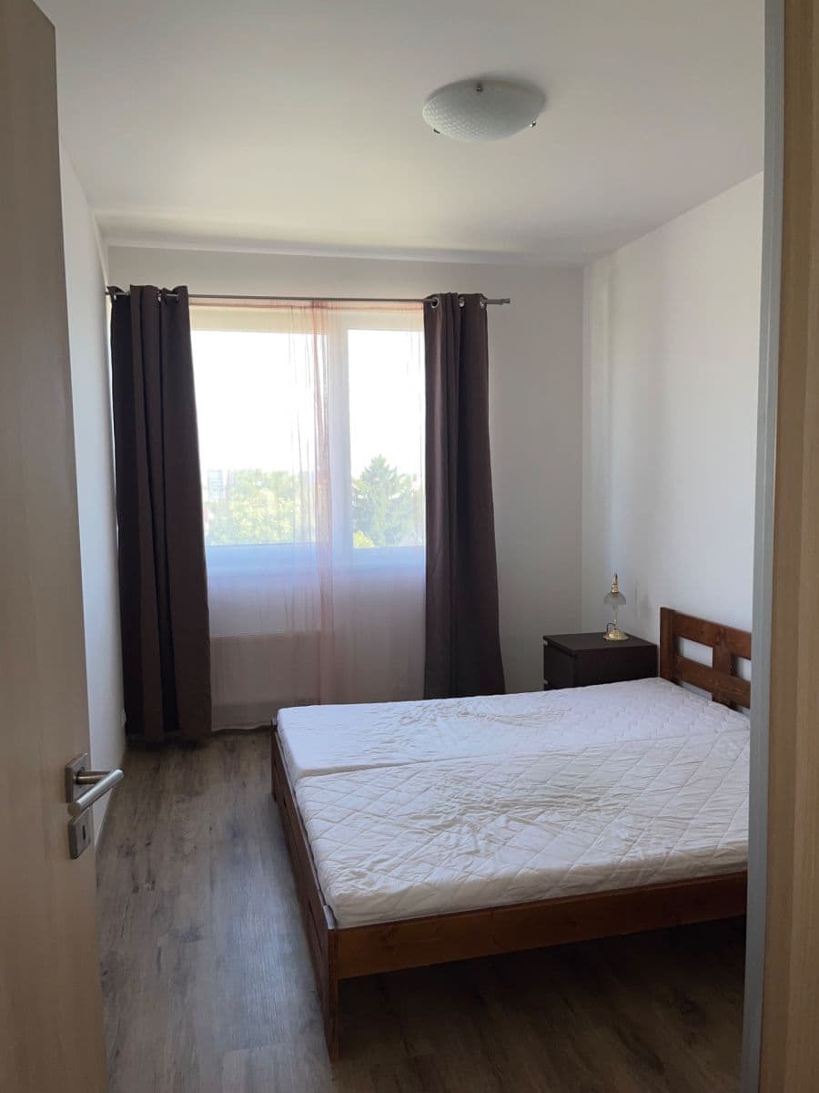 2 bedroom with open-plan kitchen flat to rent, 76 m², Bolevecká, Prague, Prague 2 bedroom with open-plan kitchen flat to rent, 76 m², Bolevecká, Prague, Prague