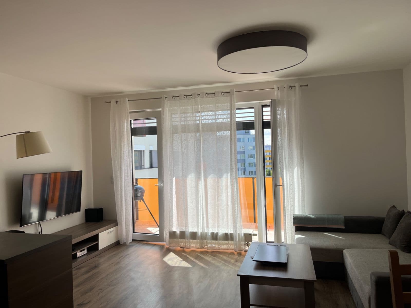 2 bedroom with open-plan kitchen flat to rent, 76 m², Bolevecká, Prague, Prague 2 bedroom with open-plan kitchen flat to rent, 76 m², Bolevecká, Prague, Prague