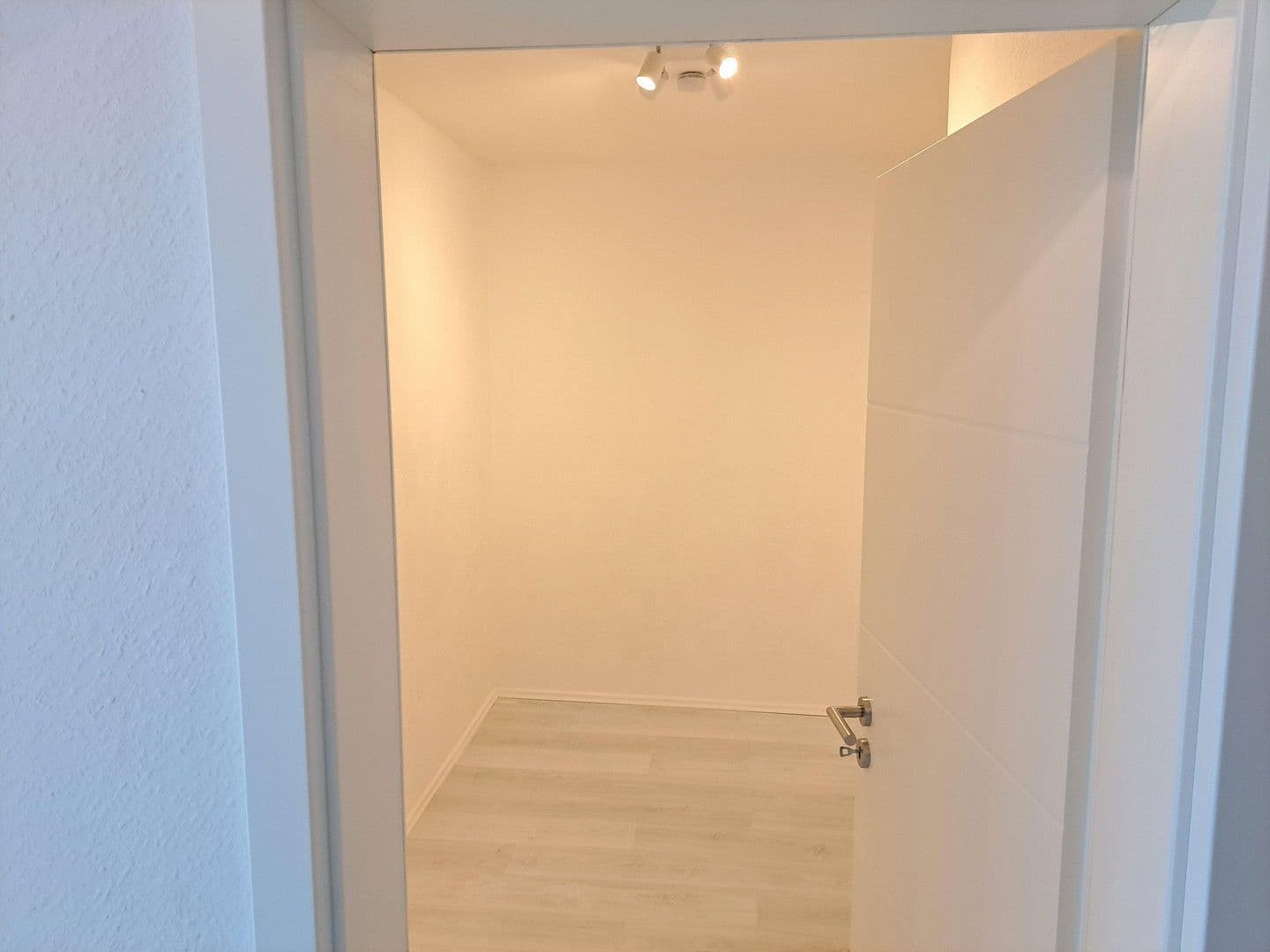 1 bedroom with open-plan kitchen flat to rent, 88 m², Im Falkenhorst 8, Köln, North Rhine-Westphalia 1 bedroom with open-plan kitchen flat to rent, 88 m², Im Falkenhorst 8, Köln, North Rhine-Westphalia