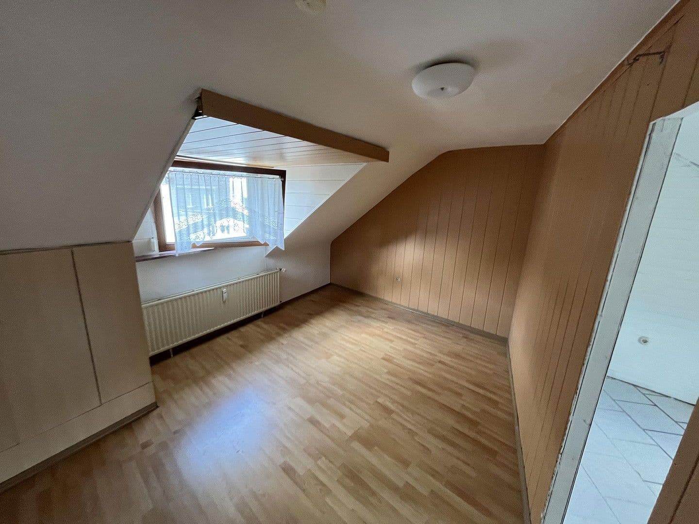 2 bedroom with open-plan kitchen flat to rent, 104 m², Bergstraße 26, Hürth, North Rhine-Westphalia 2 bedroom with open-plan kitchen flat to rent, 104 m², Bergstraße 26, Hürth, North Rhine-Westphalia