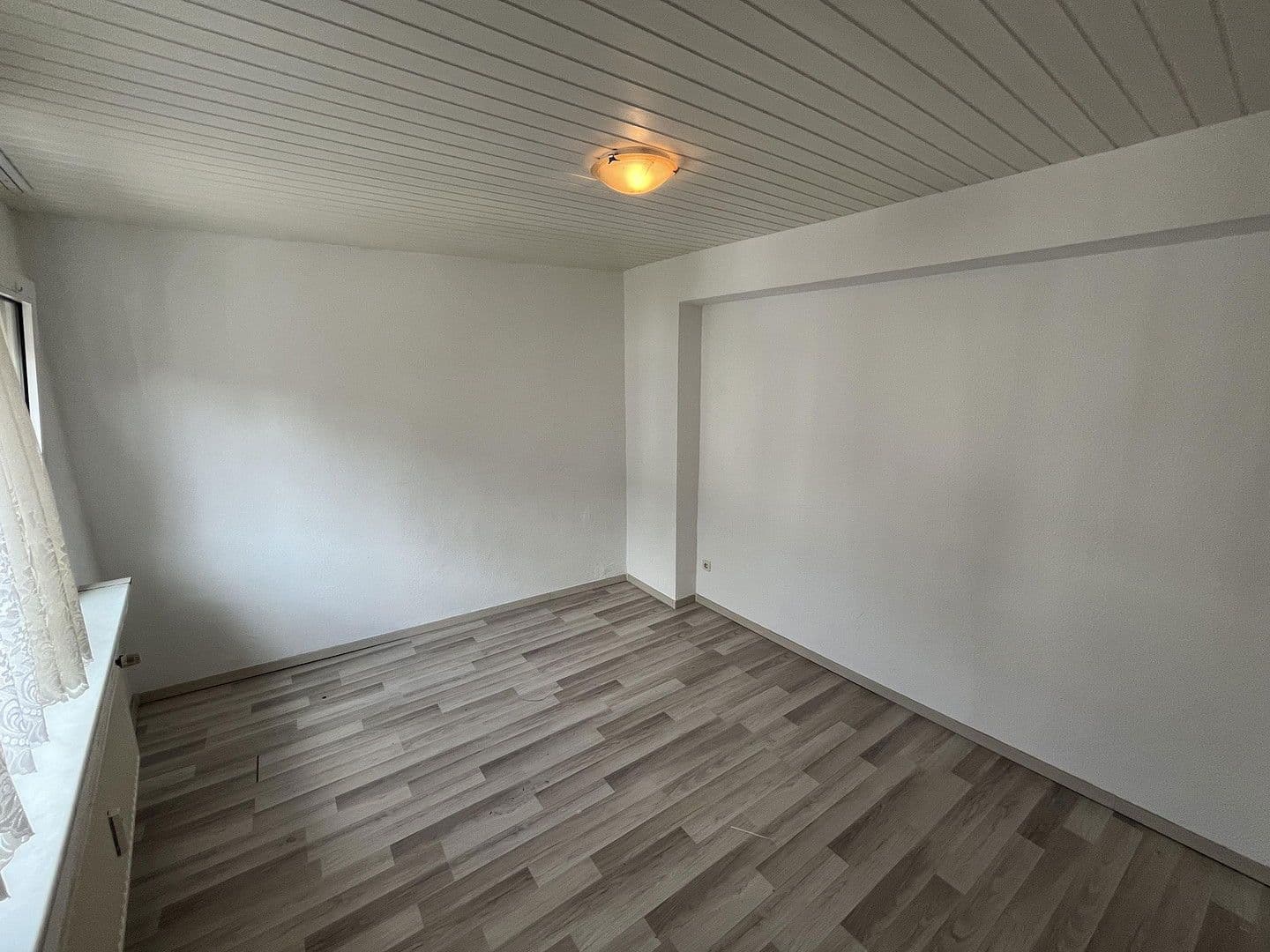 2 bedroom with open-plan kitchen flat to rent, 104 m², Bergstraße 26, Hürth, North Rhine-Westphalia 2 bedroom with open-plan kitchen flat to rent, 104 m², Bergstraße 26, Hürth, North Rhine-Westphalia