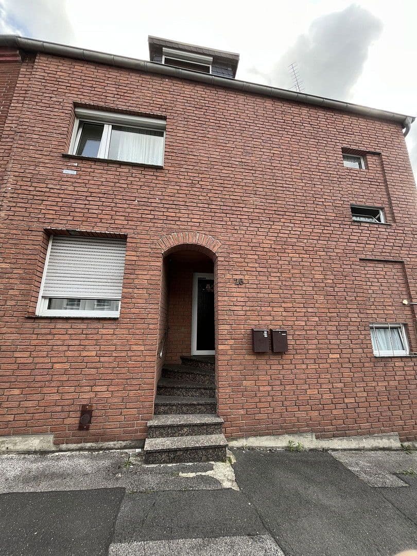 2 bedroom with open-plan kitchen flat to rent, 104 m², Bergstraße 26, Hürth, North Rhine-Westphalia 2 bedroom with open-plan kitchen flat to rent, 104 m², Bergstraße 26, Hürth, North Rhine-Westphalia