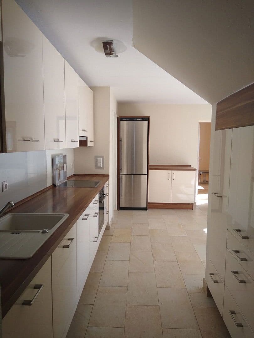 2 bedroom with open-plan kitchen flat to rent, 100 m², Bad Wildbad, Baden-Württemberg 2 bedroom with open-plan kitchen flat to rent, 100 m², Bad Wildbad, Baden-Württemberg