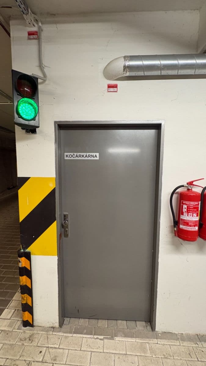 Studio flat to rent, 36 m², V Olšinách, Prague, Prague Studio flat to rent, 36 m², V Olšinách, Prague, Prague