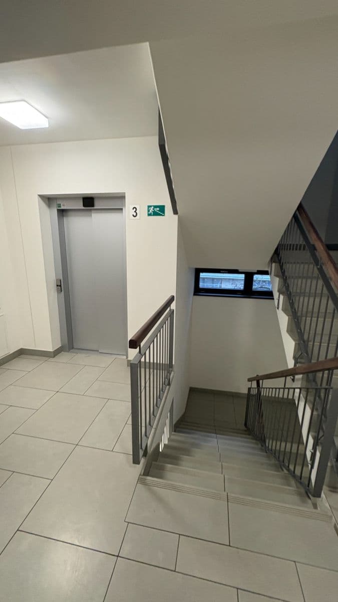 Studio flat to rent, 36 m², V Olšinách, Prague, Prague Studio flat to rent, 36 m², V Olšinách, Prague, Prague