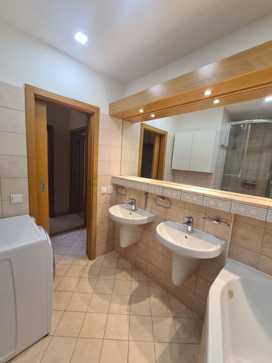 3 bedroom flat to rent, 75 m², Brichtova, Prague, Prague 3 bedroom flat to rent, 75 m², Brichtova, Prague, Prague