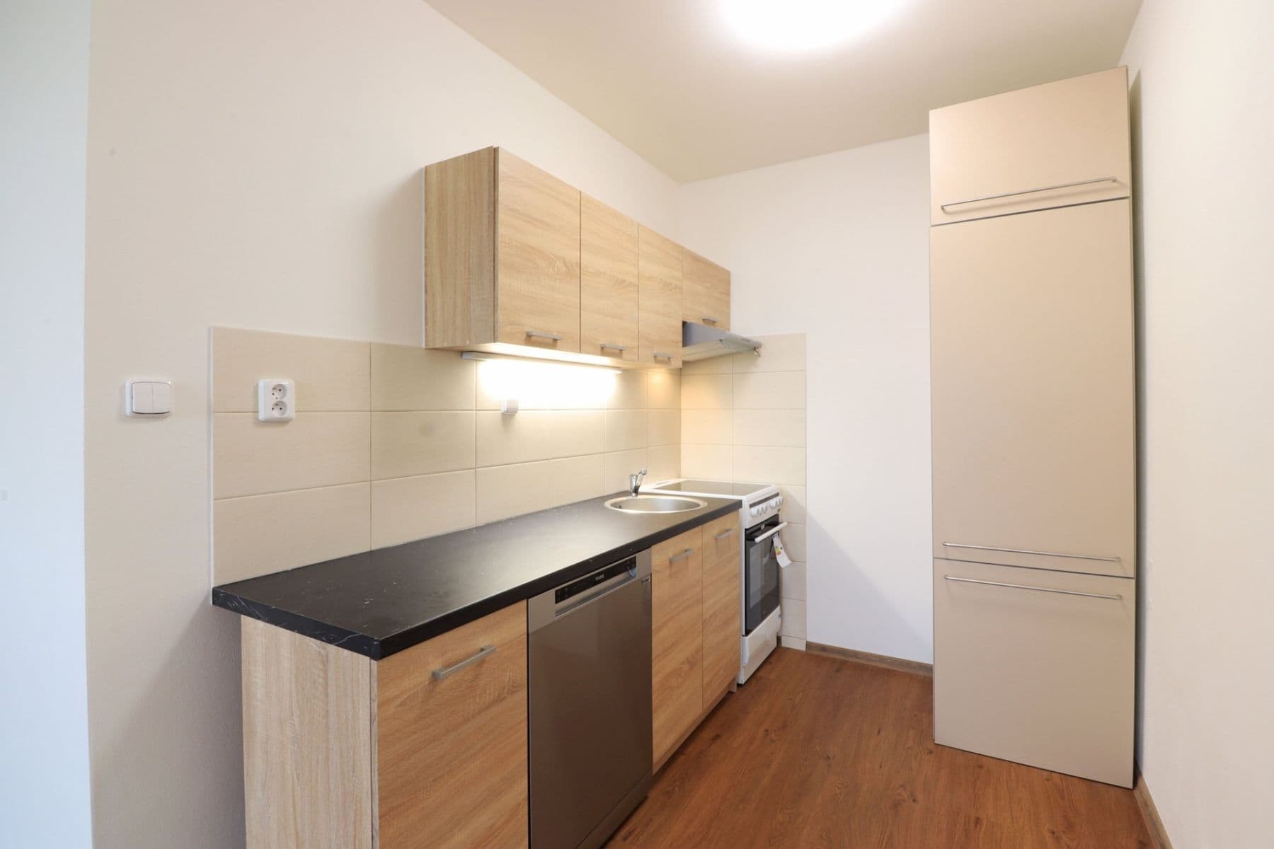 1 bedroom with open-plan kitchen flat to rent, 39 m², Švédská, Kladno, Středočeský Region 1 bedroom with open-plan kitchen flat to rent, 39 m², Švédská, Kladno, Středočeský Region