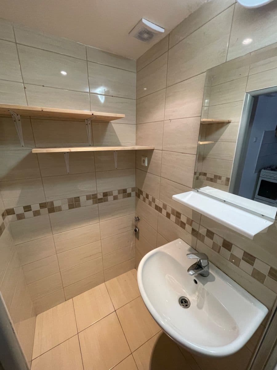 1 bedroom with open-plan kitchen flat to rent, 41 m², Ostrčilovo náměstí, Prague, Prague 1 bedroom with open-plan kitchen flat to rent, 41 m², Ostrčilovo náměstí, Prague, Prague