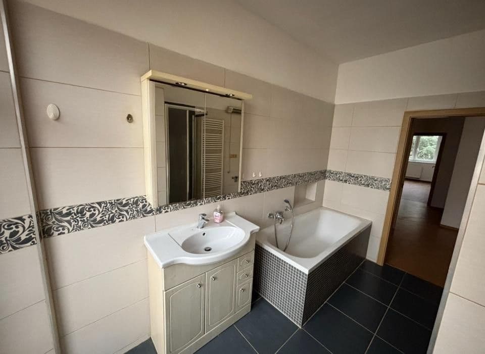 4 bedroom flat to rent, 110 m², Sv. Čecha, Jičín, Královéhradecký Region 4 bedroom flat to rent, 110 m², Sv. Čecha, Jičín, Královéhradecký Region