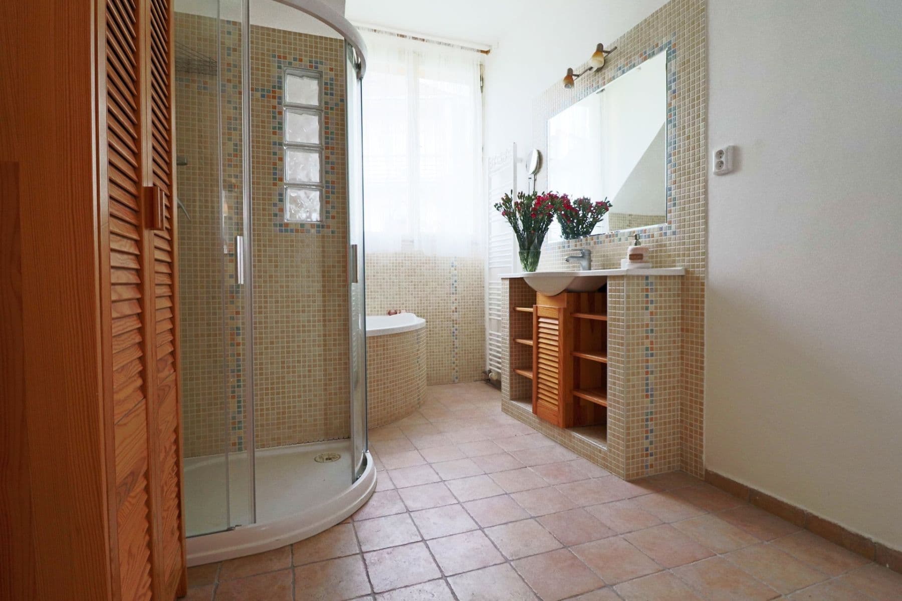 3 bedroom with open-plan kitchen flat to rent, 95 m², Gabčíkova, Prague, Prague 3 bedroom with open-plan kitchen flat to rent, 95 m², Gabčíkova, Prague, Prague