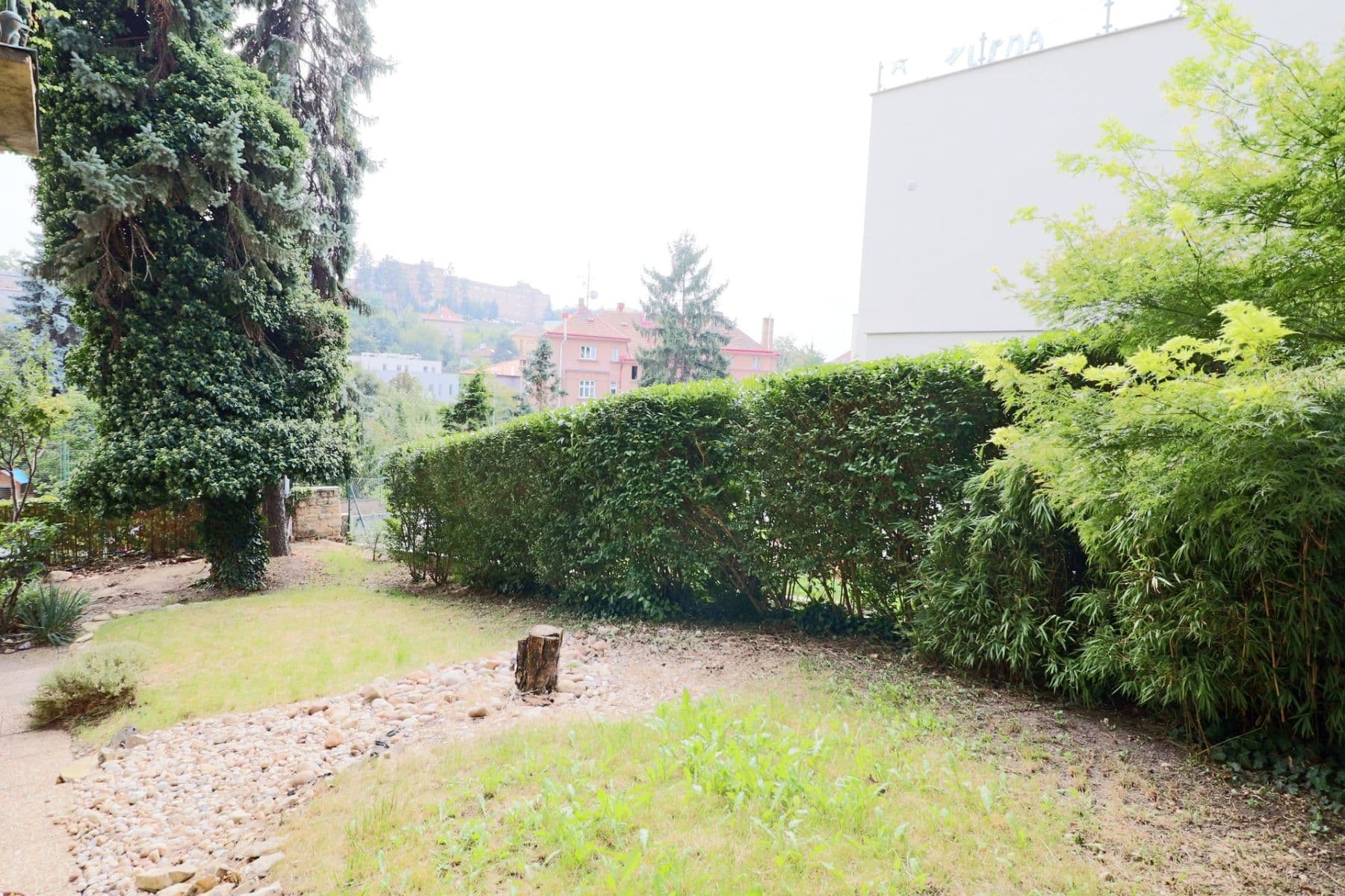 3 bedroom with open-plan kitchen flat to rent, 95 m², Gabčíkova, Prague, Prague 3 bedroom with open-plan kitchen flat to rent, 95 m², Gabčíkova, Prague, Prague