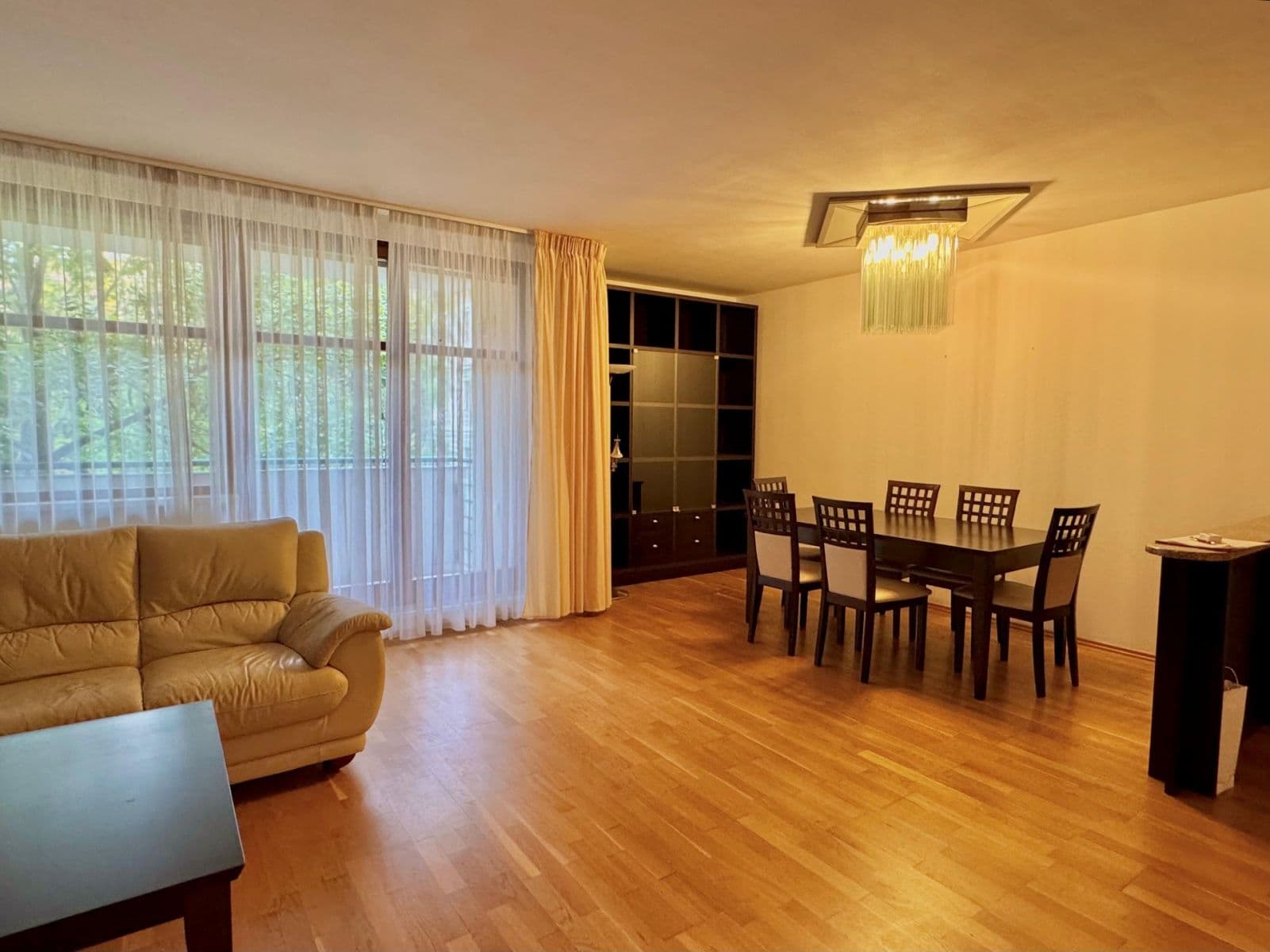 2 bedroom with open-plan kitchen flat to rent, 107 m², U Nikolajky, Prague, Prague 2 bedroom with open-plan kitchen flat to rent, 107 m², U Nikolajky, Prague, Prague