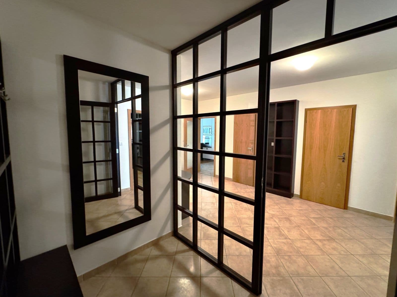 2 bedroom with open-plan kitchen flat to rent, 107 m², U Nikolajky, Prague, Prague 2 bedroom with open-plan kitchen flat to rent, 107 m², U Nikolajky, Prague, Prague