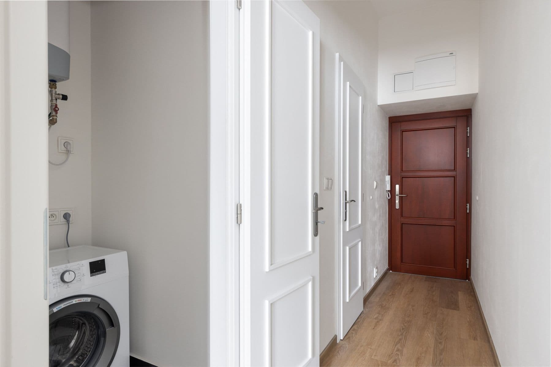 Studio flat to rent, 29 m², Milíčova, Prague, Prague Studio flat to rent, 29 m², Milíčova, Prague, Prague