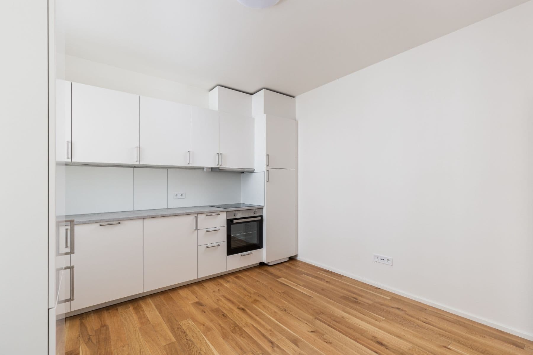 1 bedroom with open-plan kitchen flat to rent, 30 m², Plzeňská, Prague, Prague 1 bedroom with open-plan kitchen flat to rent, 30 m², Plzeňská, Prague, Prague