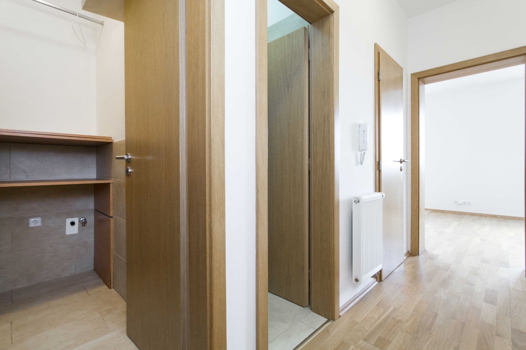 1 bedroom with open-plan kitchen flat to rent, 47 m², Česká, Prague, Prague 1 bedroom with open-plan kitchen flat to rent, 47 m², Česká, Prague, Prague