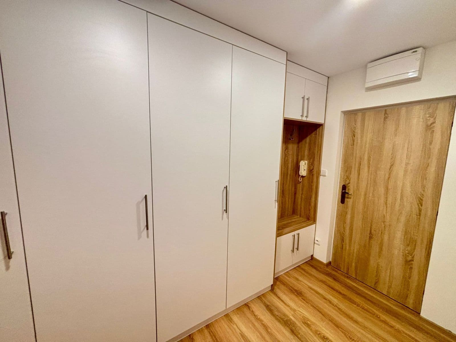 2 bedroom with open-plan kitchen flat to rent, 57 m², Krestova, Ostrava, Moravskoslezský Region 2 bedroom with open-plan kitchen flat to rent, 57 m², Krestova, Ostrava, Moravskoslezský Region