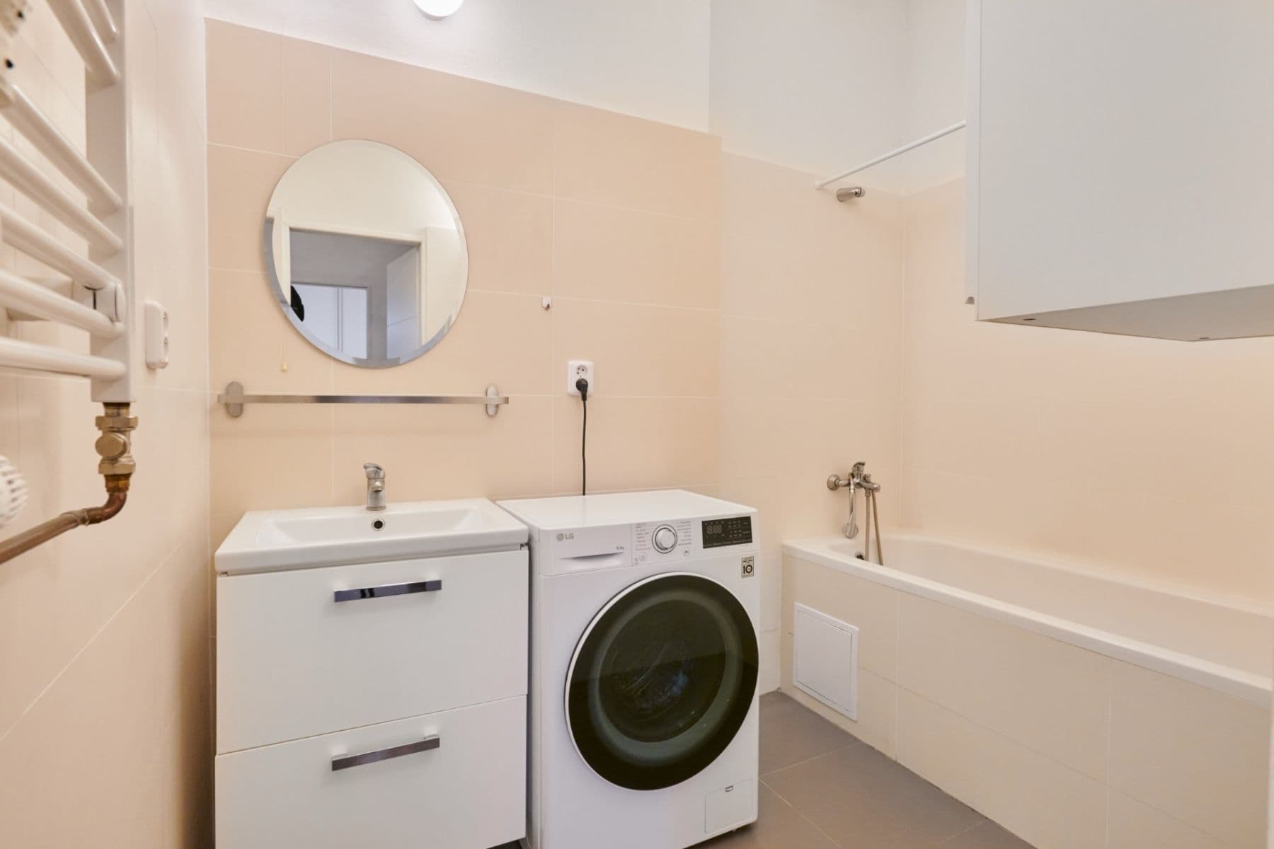 3 bedroom flat to rent, 65 m², Sudoměřská, Prague, Prague 3 bedroom flat to rent, 65 m², Sudoměřská, Prague, Prague