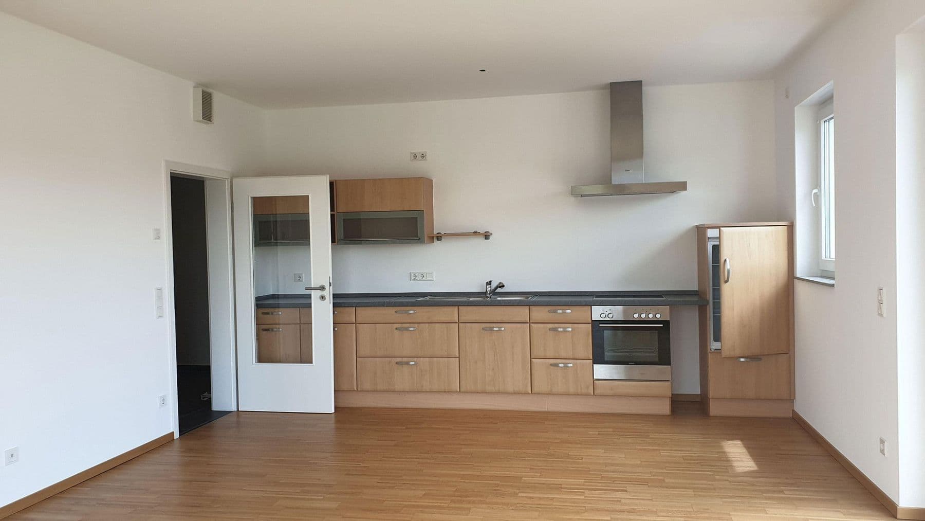 1 bedroom with open-plan kitchen flat to rent, 70 m², Schweich, Rhineland-Palatinate 1 bedroom with open-plan kitchen flat to rent, 70 m², Schweich, Rhineland-Palatinate
