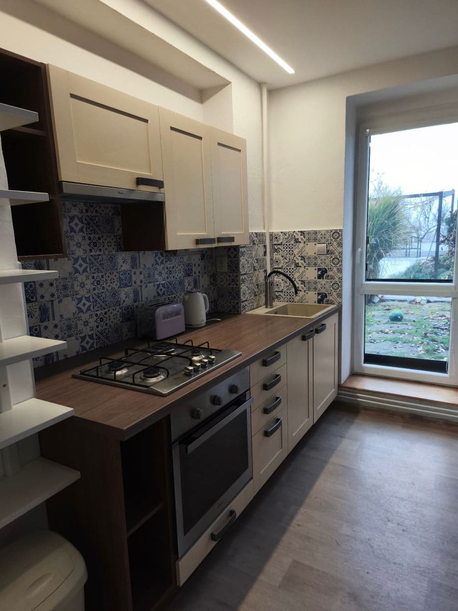 1 bedroom with open-plan kitchen flat to rent, 48 m², Lozíbky, Brno, Jihomoravský Region 1 bedroom with open-plan kitchen flat to rent, 48 m², Lozíbky, Brno, Jihomoravský Region