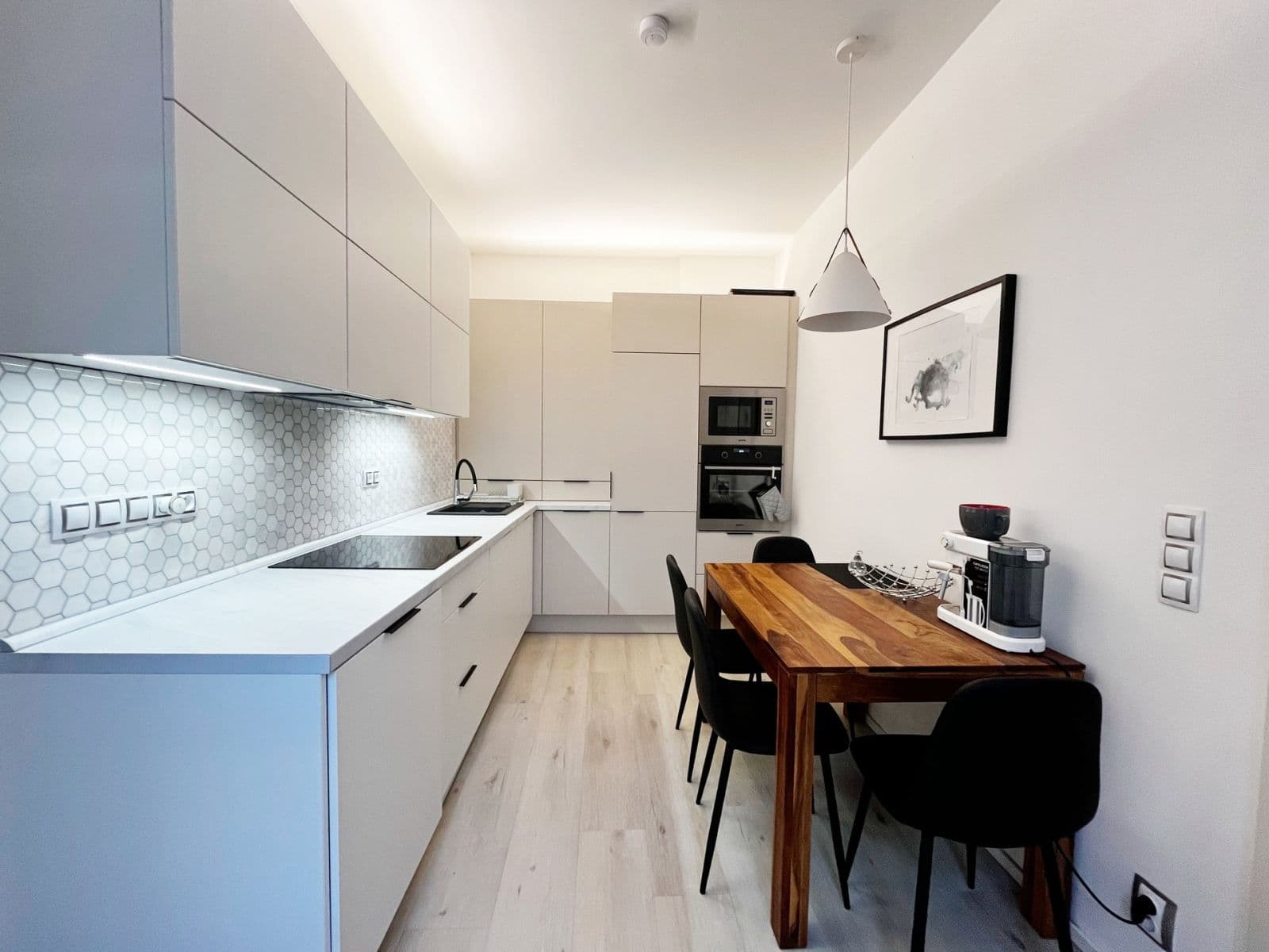 1 bedroom with open-plan kitchen flat to rent, 32 m², Jungmannova, Prague, Prague 1 bedroom with open-plan kitchen flat to rent, 32 m², Jungmannova, Prague, Prague