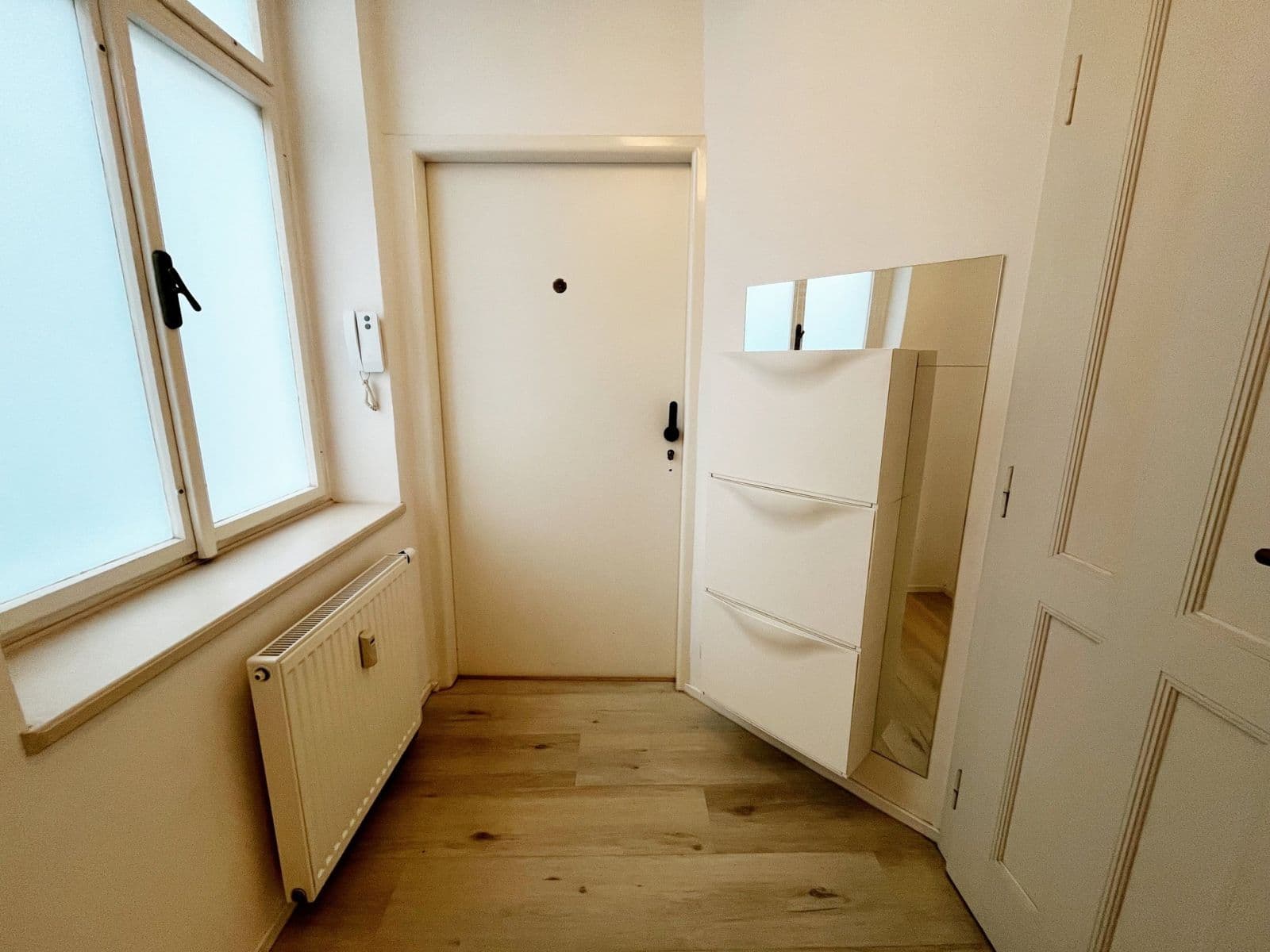1 bedroom with open-plan kitchen flat to rent, 32 m², Jungmannova, Prague, Prague 1 bedroom with open-plan kitchen flat to rent, 32 m², Jungmannova, Prague, Prague