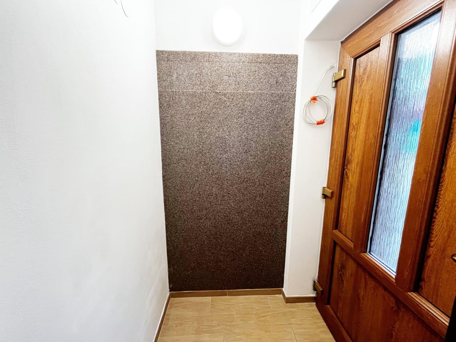 1 bedroom with open-plan kitchen flat to rent, 27 m², Družstevní, Chýně, Středočeský Region 1 bedroom with open-plan kitchen flat to rent, 27 m², Družstevní, Chýně, Středočeský Region