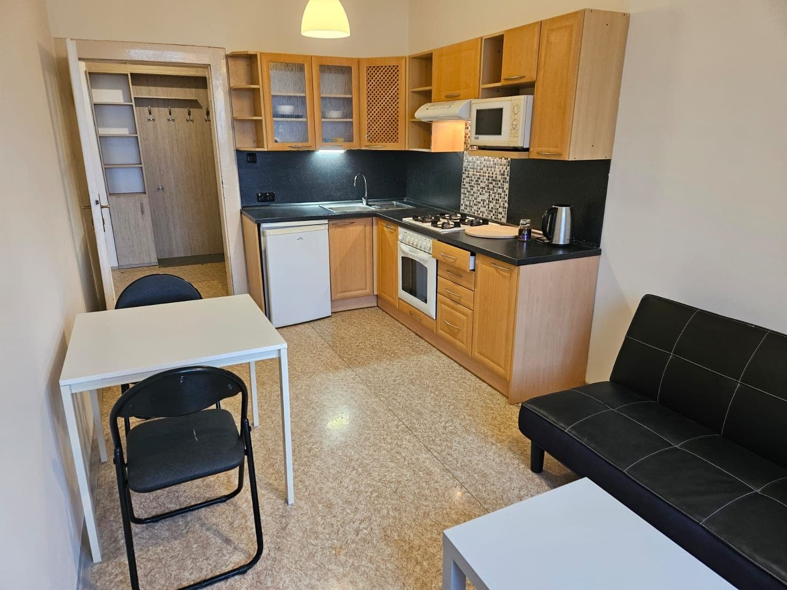 1 bedroom with open-plan kitchen flat to rent, 49 m², Holandská, Prague, Prague 1 bedroom with open-plan kitchen flat to rent, 49 m², Holandská, Prague, Prague