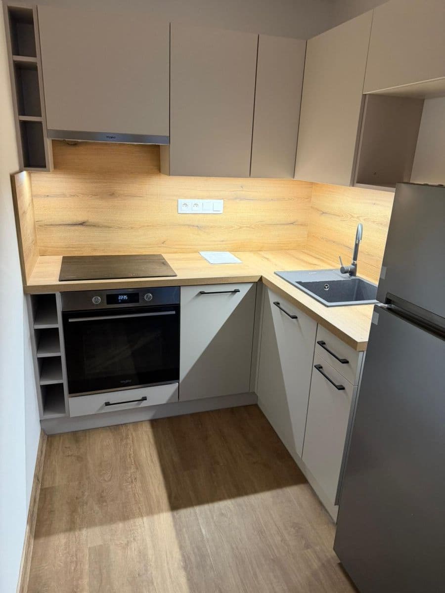 Studio flat to rent, 34 m², Kladno, Středočeský Region Studio flat to rent, 34 m², Kladno, Středočeský Region