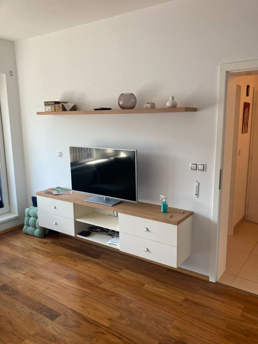 1 bedroom with open-plan kitchen flat to rent, 59 m², Jabloňová, Moravany, Jihomoravský Region 1 bedroom with open-plan kitchen flat to rent, 59 m², Jabloňová, Moravany, Jihomoravský Region