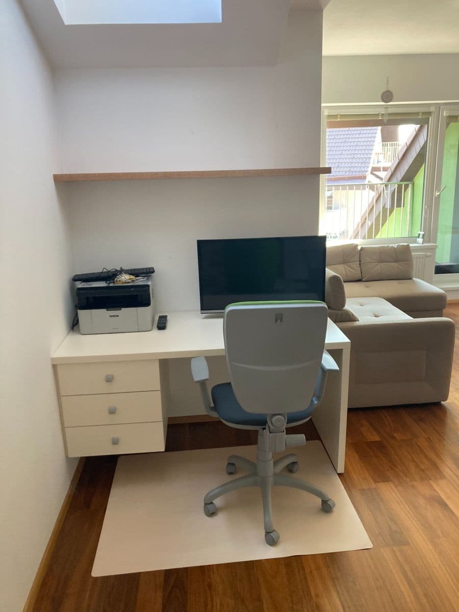 1 bedroom with open-plan kitchen flat to rent, 59 m², Jabloňová, Moravany, Jihomoravský Region 1 bedroom with open-plan kitchen flat to rent, 59 m², Jabloňová, Moravany, Jihomoravský Region