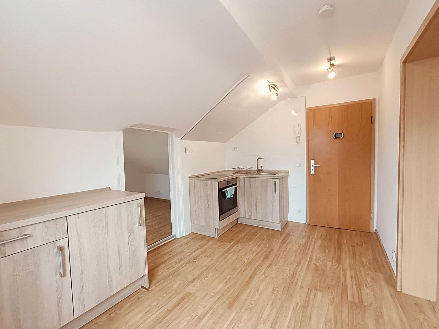 Studio flat to rent, 48 m², Knapperstraße 43-45, Lüdenscheid, North Rhine-Westphalia Studio flat to rent, 48 m², Knapperstraße 43-45, Lüdenscheid, North Rhine-Westphalia