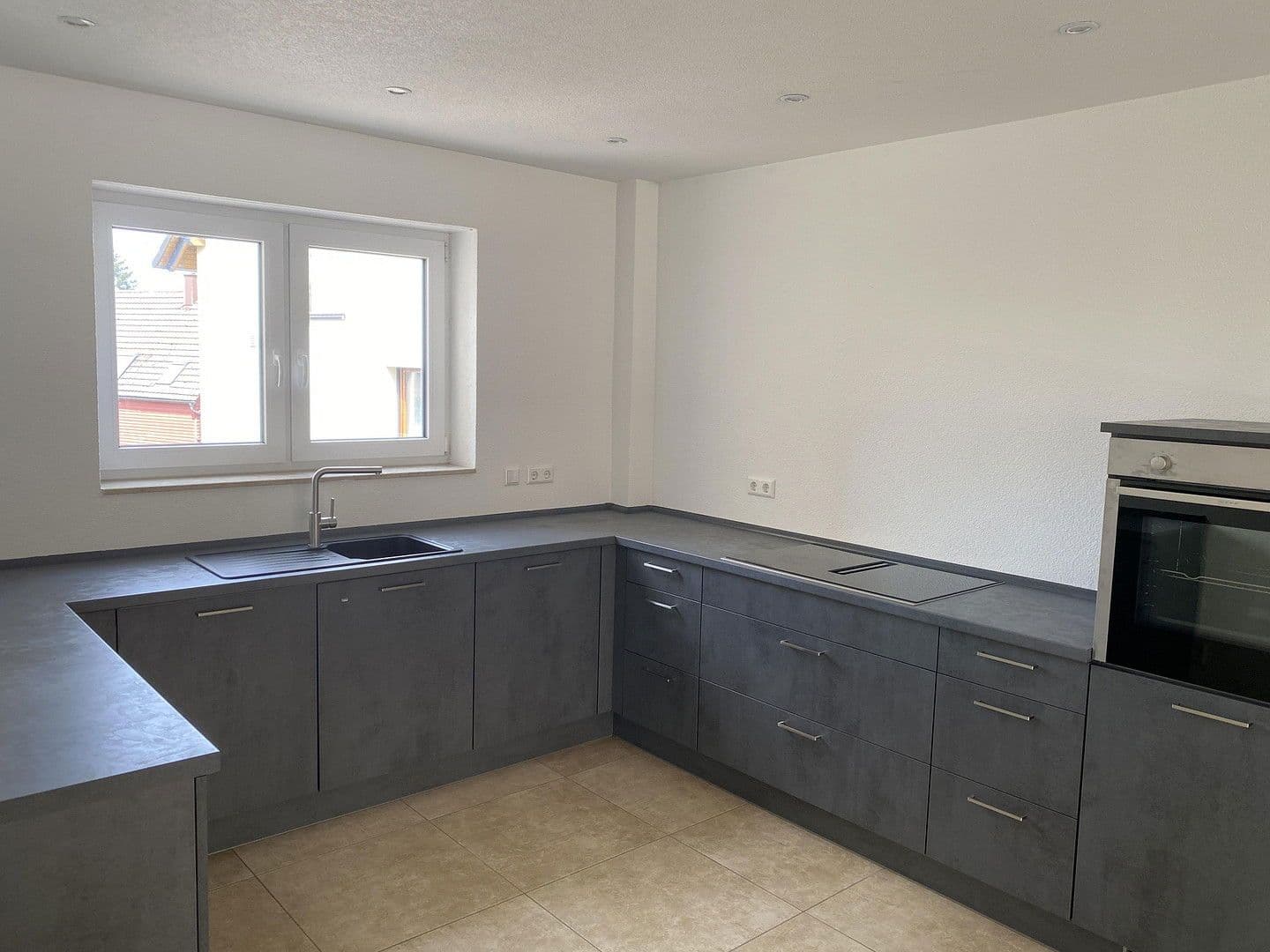 4 bedroom flat to rent, 130 m², Oberderdingen, Baden-Württemberg 4 bedroom flat to rent, 130 m², Oberderdingen, Baden-Württemberg