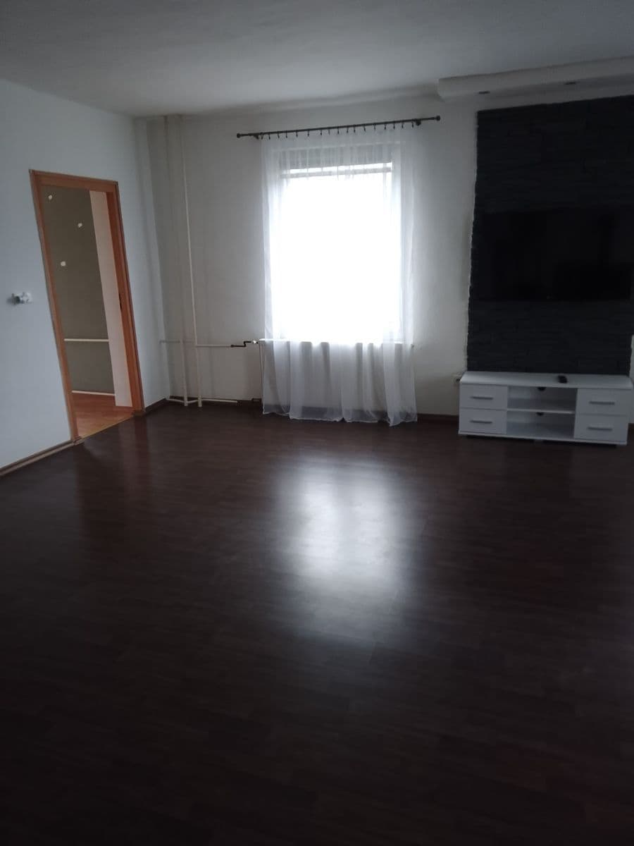 5 bedroom flat to rent, 144 m², Chlumany, Jihočeský Region 5 bedroom flat to rent, 144 m², Chlumany, Jihočeský Region