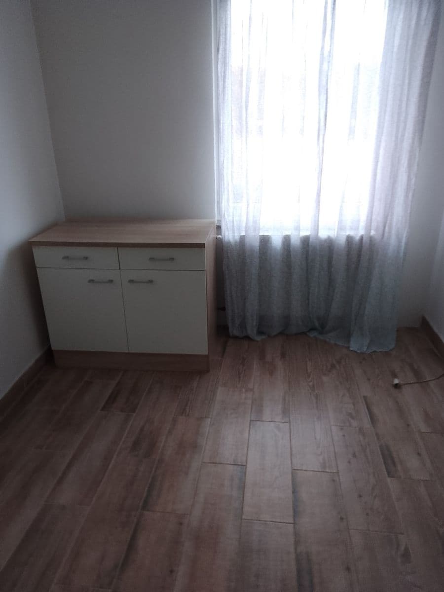 5 bedroom flat to rent, 144 m², Chlumany, Jihočeský Region 5 bedroom flat to rent, 144 m², Chlumany, Jihočeský Region