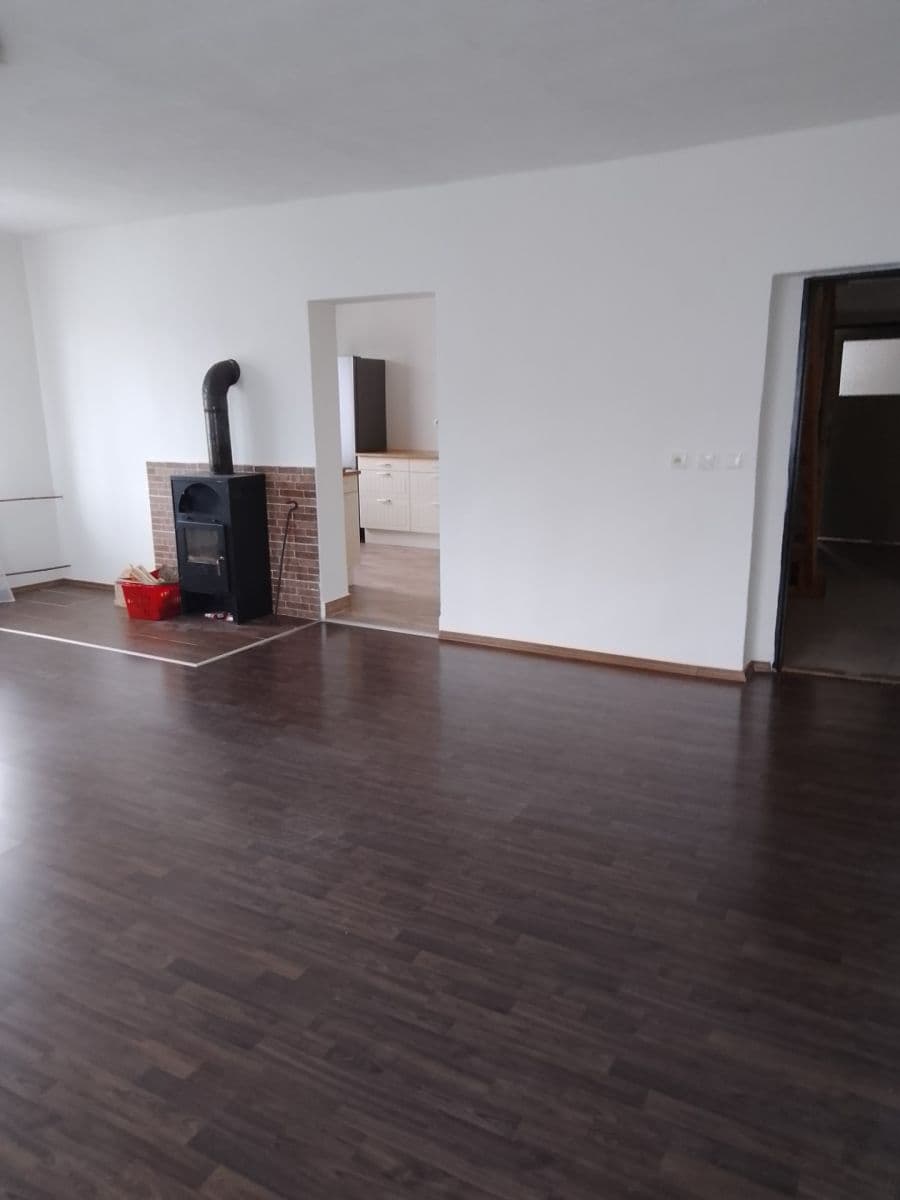 5 bedroom flat to rent, 144 m², Chlumany, Jihočeský Region 5 bedroom flat to rent, 144 m², Chlumany, Jihočeský Region